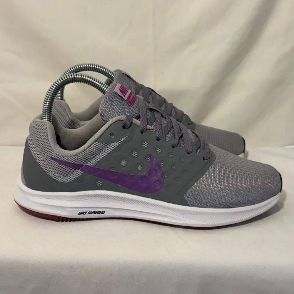 Women's Size 7 Nike Downshifter 7‎ Sneaker Cool Grey/Hyper Violet 852466-011 EUC